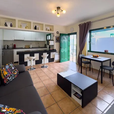 Playa Park 17, Charming One Bed 公寓 卡门港
